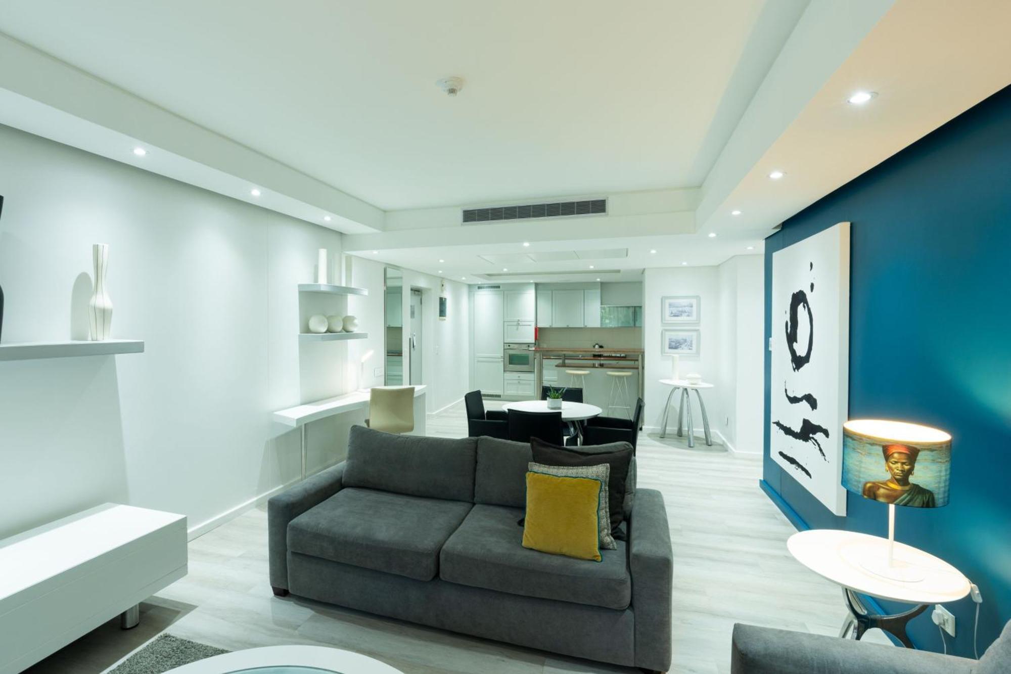 Protea Hotel By Marriott Cape Town North Wharf Bagian luar foto