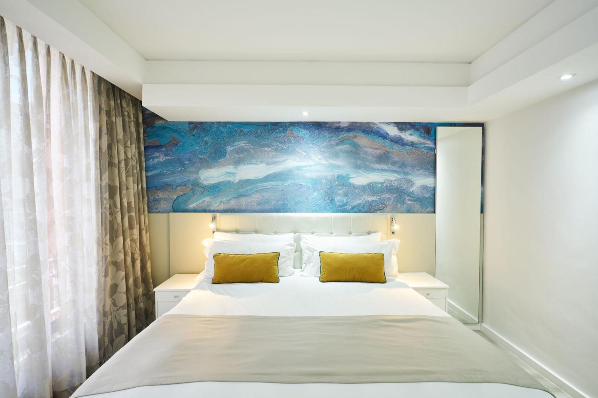 Protea Hotel By Marriott Cape Town North Wharf Bagian luar foto